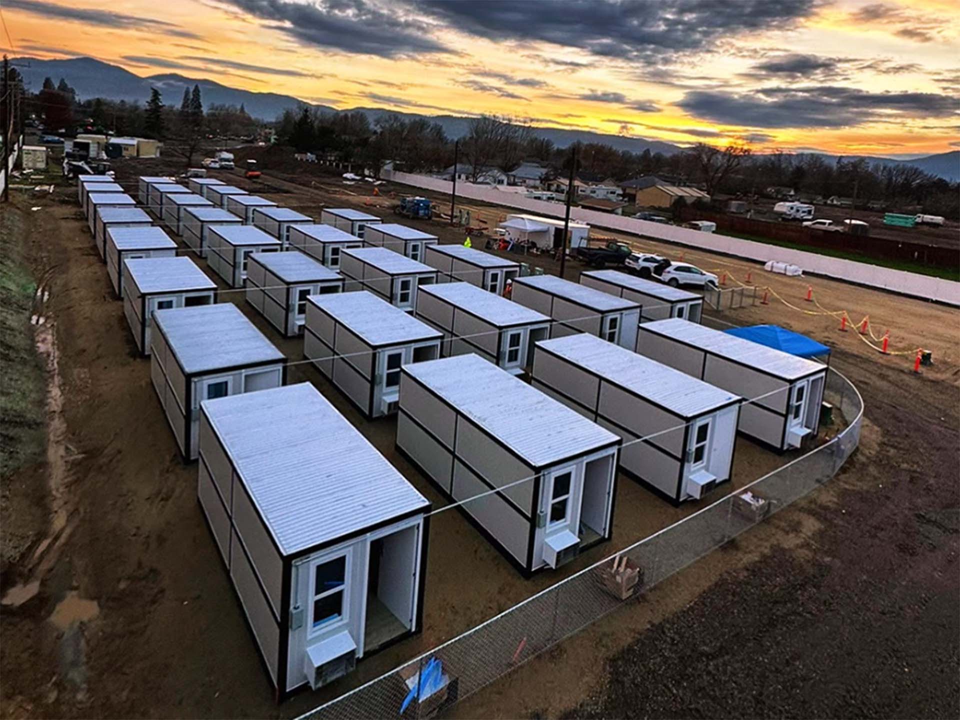 Off-grid emergency workforce shelter on site foundation